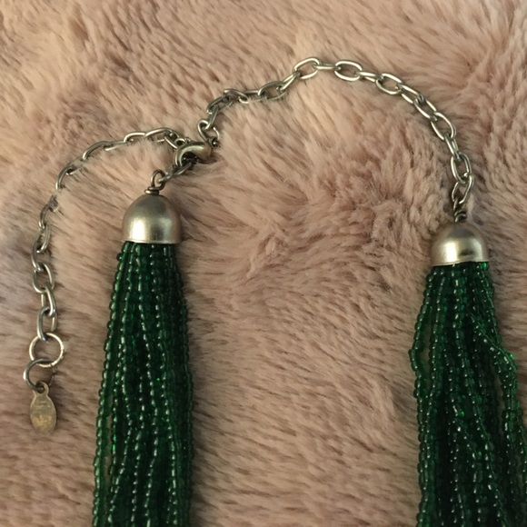 Layered forest green beaded necklace - Picture 4 of 6